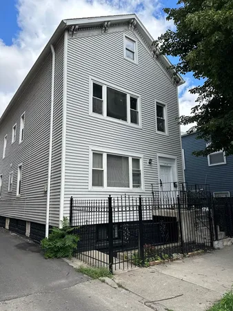 $1,575 | 1714 North Kedzie Avenue, Unit G, Chicago, IL 60647