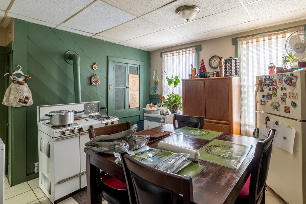 9 Reeves Street Worcester, MA 01607 - Photo 12 of 40 Gallery Image 12