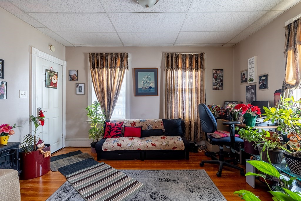 9 Reeves Street Worcester, MA 01607 - Photo 8 of 40 Gallery Image 8
