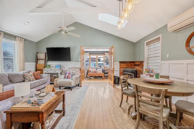 $579,999 | 1560 A Street, West Babylon, NY 11704