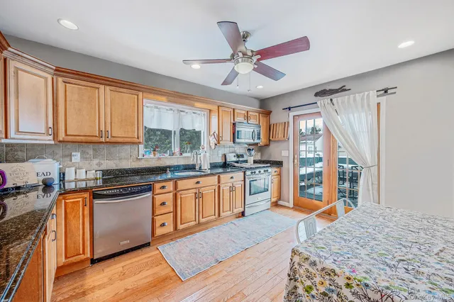 $579,999 | 1560 A Street, West Babylon, NY 11704