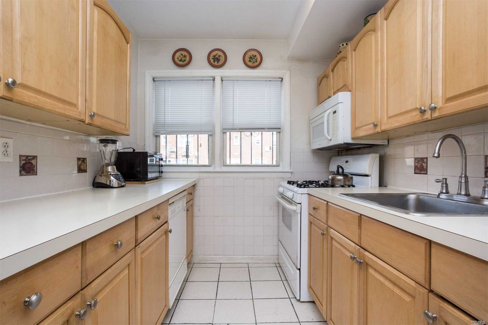 150-19 77th Road Queens, NY 11367 - Photo 9 of 20 Gallery Image 9