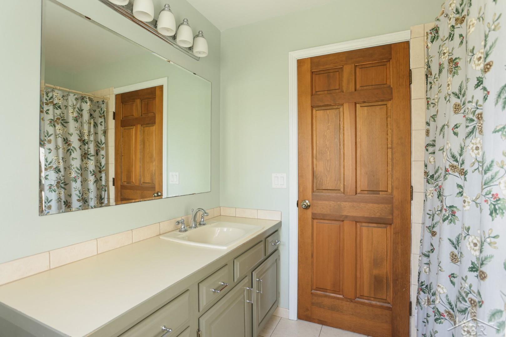 6650 Mielke Road Freeland, MI 48623 - Photo 28 of 80 50094292-27.JPG