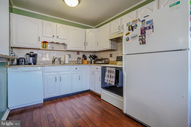 12463 Barbary Road Philadelphia, PA 19154 - Photo 17 of 49