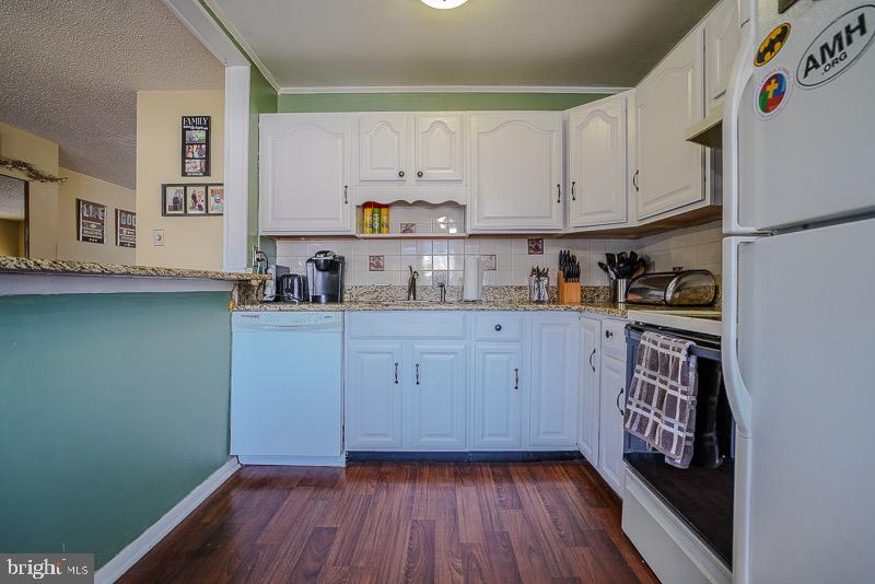 12463 Barbary Road Philadelphia, PA 19154 - Photo 18 of 49