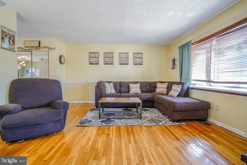 12463 Barbary Road Philadelphia, PA 19154 - Photo 6 of 49