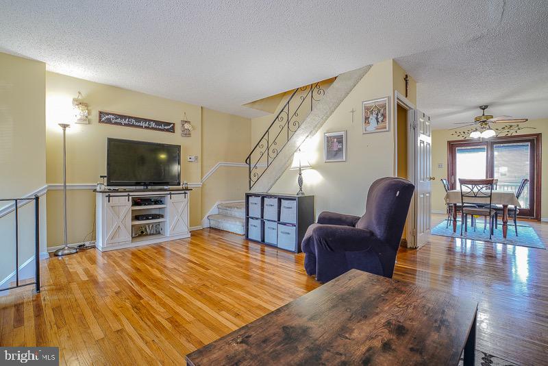 12463 Barbary Road Philadelphia, PA 19154 - Photo 7 of 49