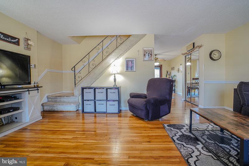 12463 Barbary Road Philadelphia, PA 19154 - Photo 8 of 49