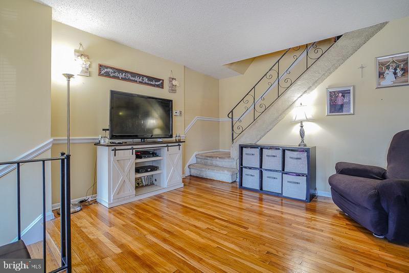 12463 Barbary Road Philadelphia, PA 19154 - Photo 9 of 49