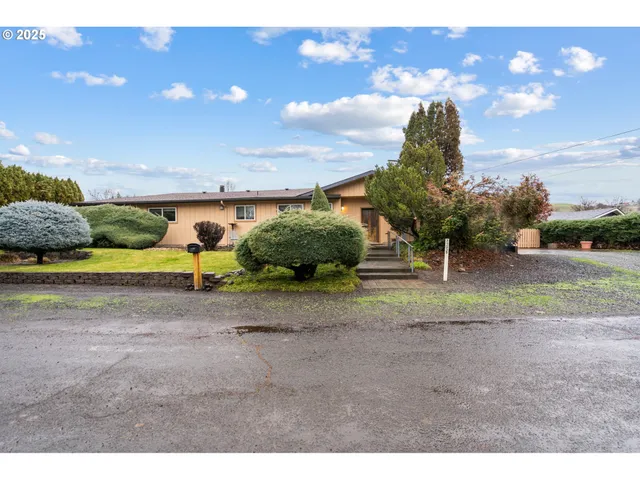 $379,000 | 71539 Southwest Bridle Drive, Pendleton, OR 97801