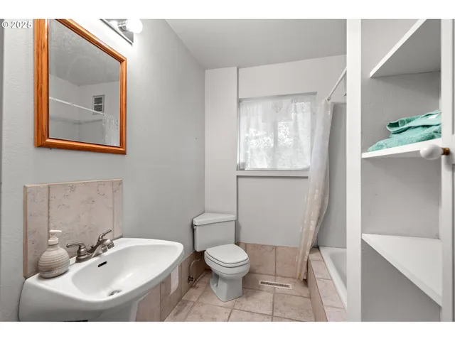 $379,000 | 71539 Southwest Bridle Drive, Pendleton, OR 97801