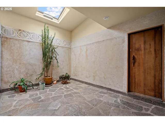 $379,000 | 71539 Southwest Bridle Drive, Pendleton, OR 97801