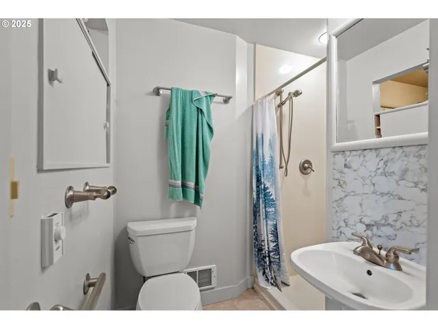 $379,000 | 71539 Southwest Bridle Drive, Pendleton, OR 97801