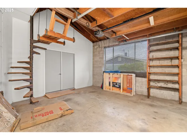 $379,000 | 71539 Southwest Bridle Drive, Pendleton, OR 97801