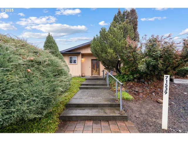 $379,000 | 71539 Southwest Bridle Drive, Pendleton, OR 97801