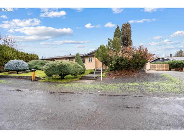 $379,000 | 71539 Southwest Bridle Drive, Pendleton, OR 97801