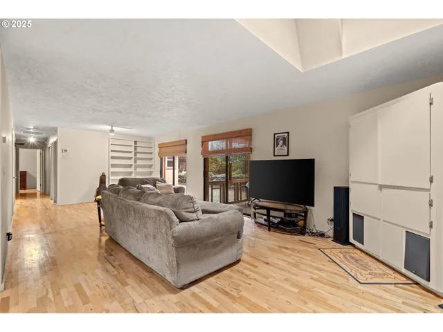 $379,000 | 71539 Southwest Bridle Drive, Pendleton, OR 97801