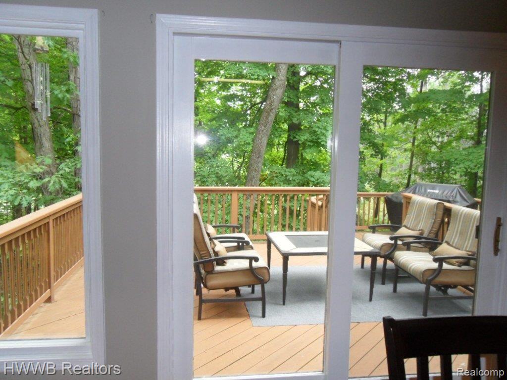 1745 Apple Ridge Court Rochester, MI 48306 - Photo 13 of 25 13-Deck View