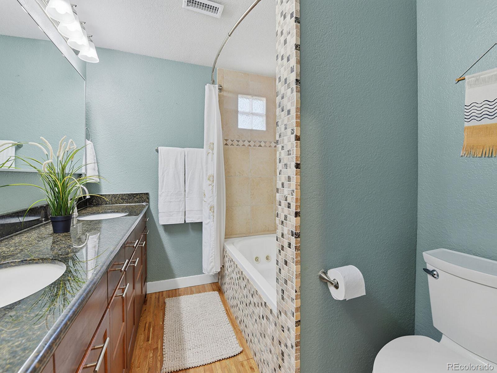 2870 Ivanhoe Street Denver, CO 80207 - Photo 13 of 29