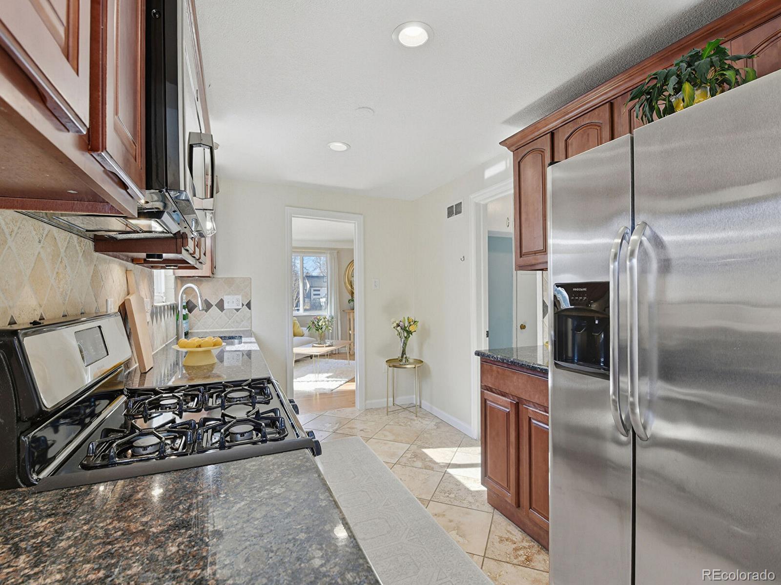 2870 Ivanhoe Street Denver, CO 80207 - Photo 7 of 29