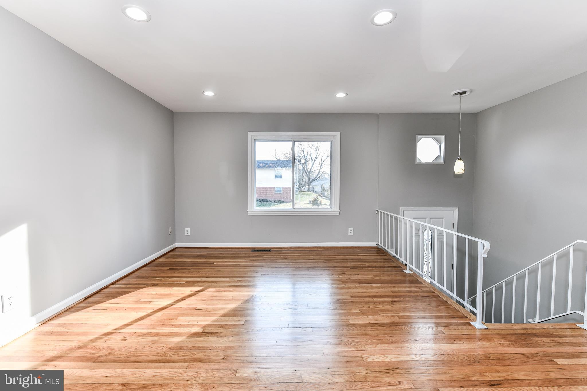506 West Nettle Tree Road Sterling, VA 20164 - Photo 10 of 32 Gallery Image 10