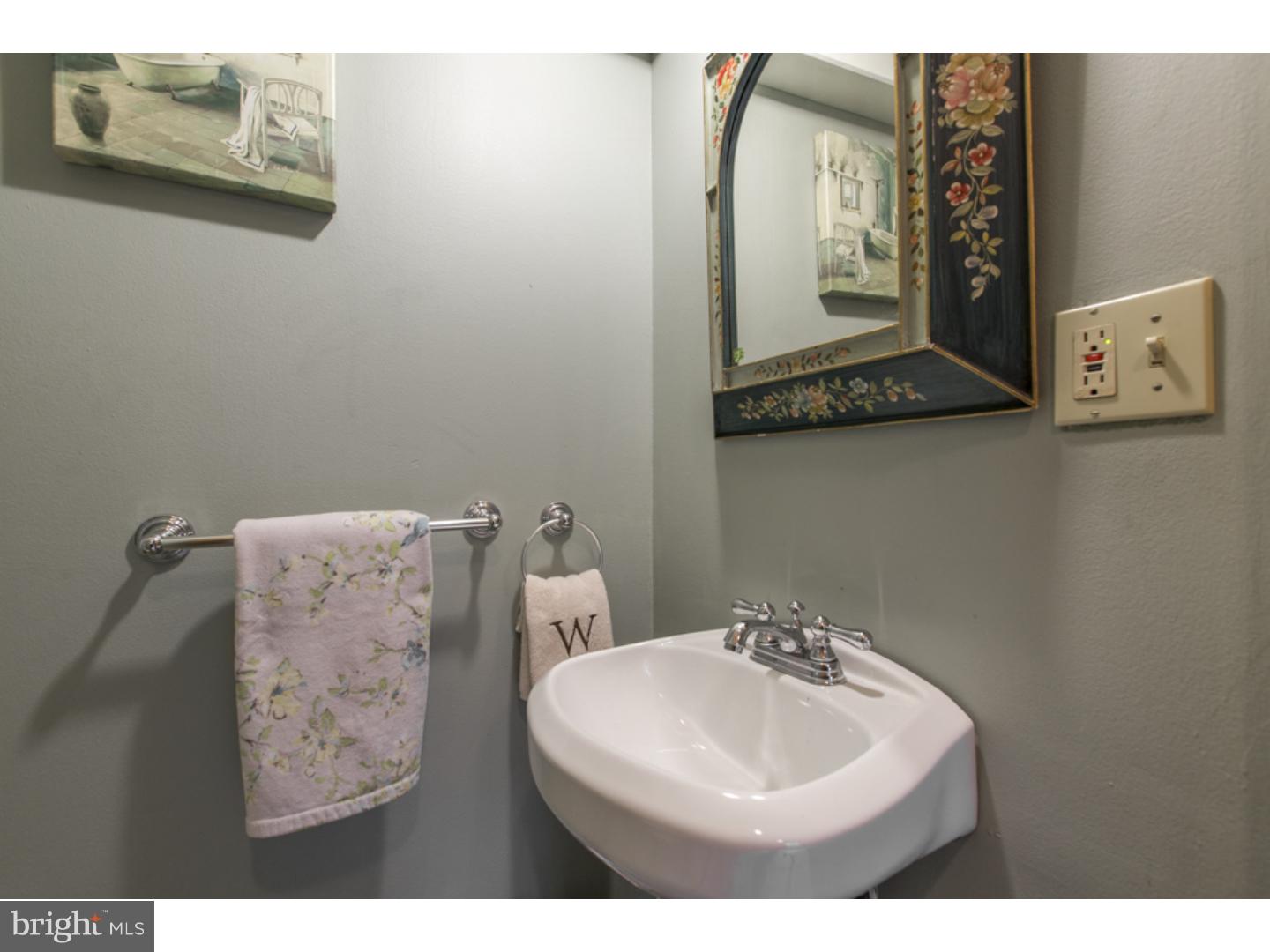 33 East Waverly Road Wyncote, PA 19095 - Photo 15 of 25 Bathroom