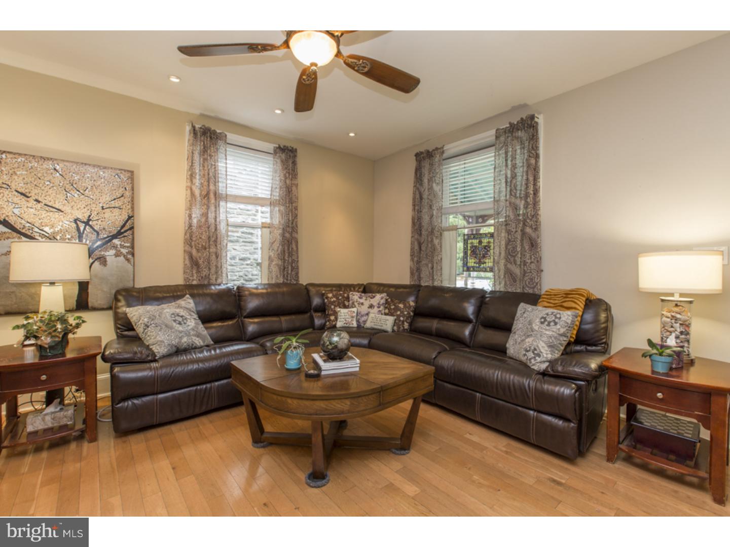 33 East Waverly Road Wyncote, PA 19095 - Photo 5 of 25 Living Room
