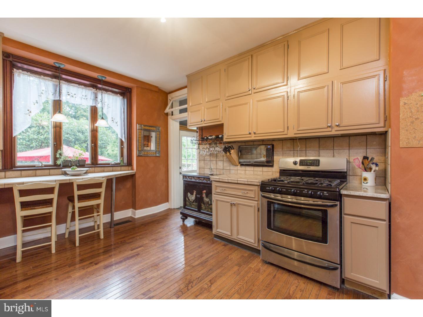 33 East Waverly Road Wyncote, PA 19095 - Photo 10 of 25 Kitchen