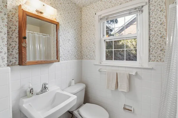 $425,000 | 348 Valley View Road, Springfield, PA 19064