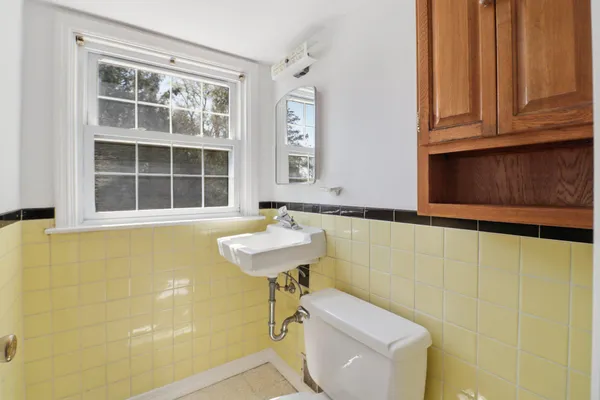 $425,000 | 348 Valley View Road, Springfield, PA 19064