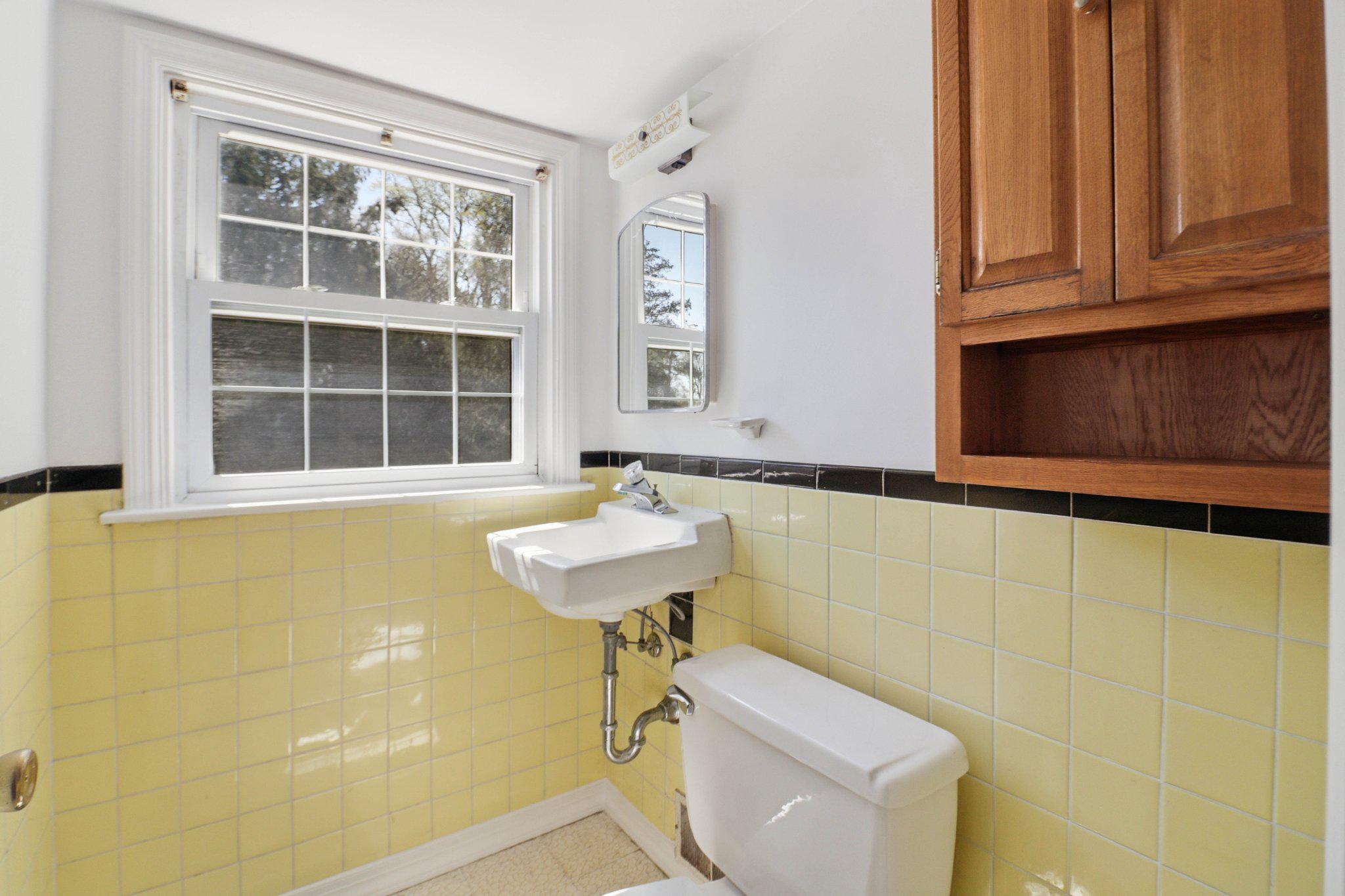 348 Valley View Road Springfield, PA 19064 - Photo 20 of 32 Top Floor Half Bath