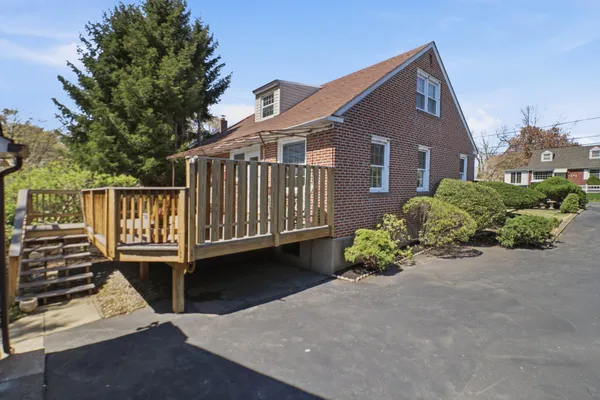 $425,000 | 348 Valley View Road, Springfield, PA 19064