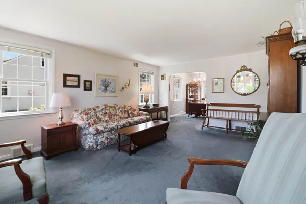 $425,000 | 348 Valley View Road, Springfield, PA 19064