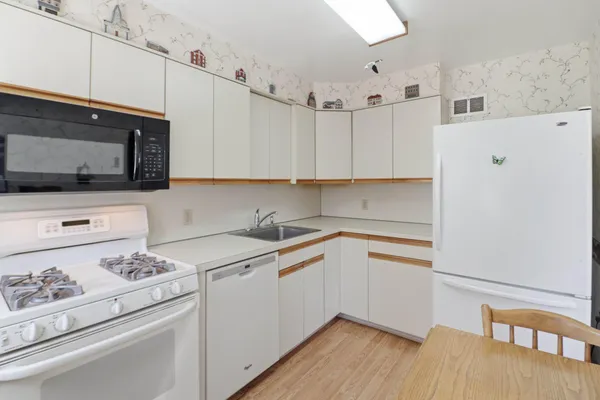 $425,000 | 348 Valley View Road, Springfield, PA 19064