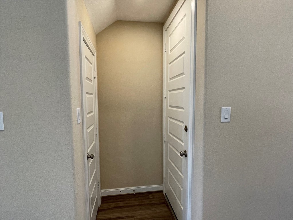 10418 Quiet Courtyard Road Houston, TX 77043 - Photo 15 of 48