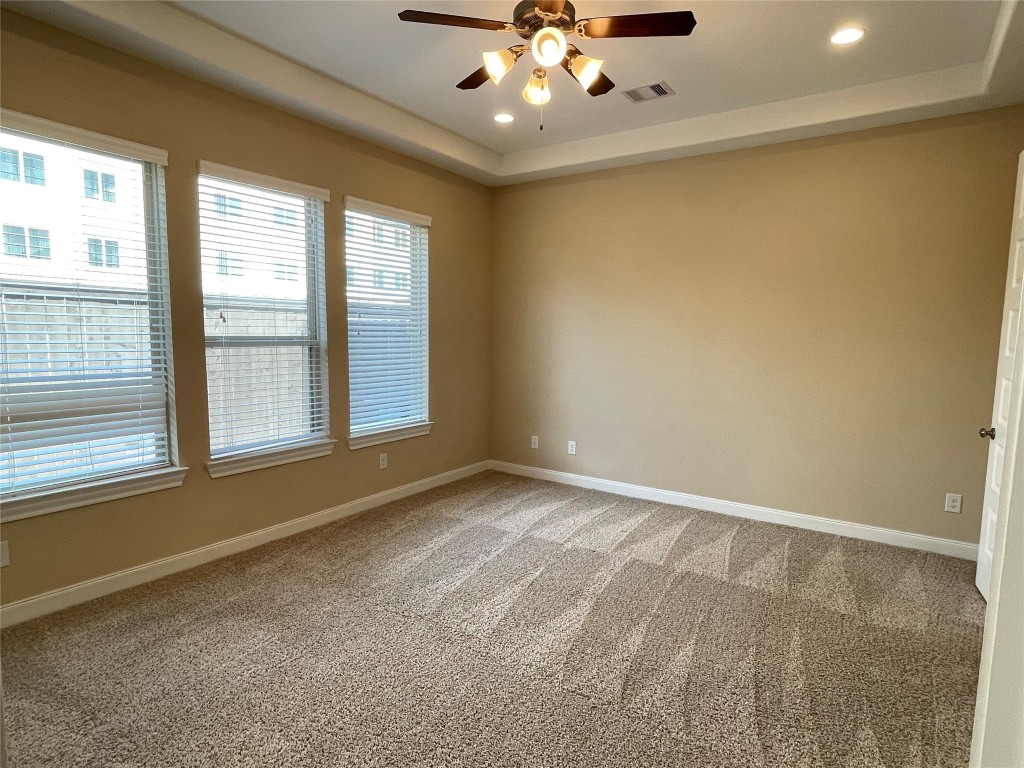 10418 Quiet Courtyard Road Houston, TX 77043 - Photo 19 of 48