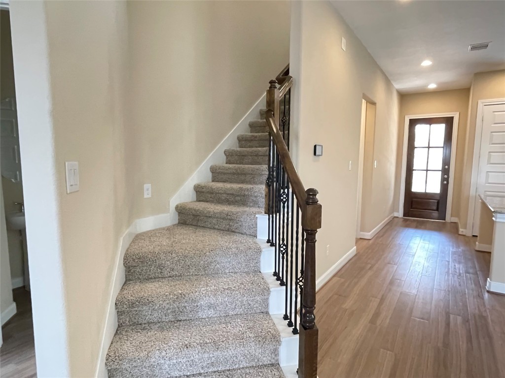 10418 Quiet Courtyard Road Houston, TX 77043 - Photo 27 of 48