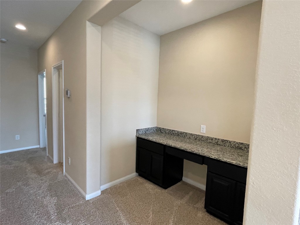 10418 Quiet Courtyard Road Houston, TX 77043 - Photo 34 of 48