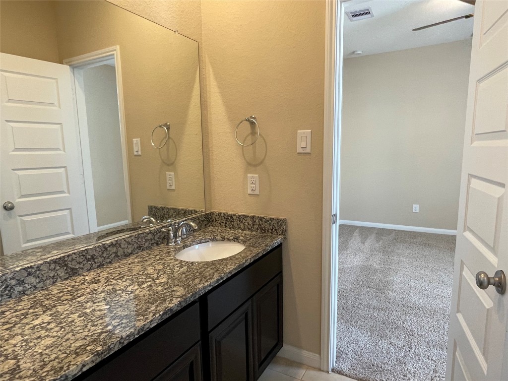 10418 Quiet Courtyard Road Houston, TX 77043 - Photo 40 of 48