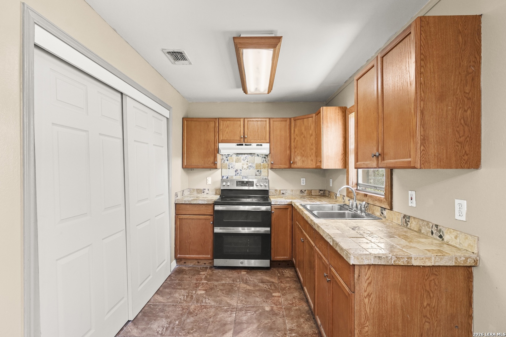 146 Exotic Bandera, TX 78003 - Photo 10 of 42