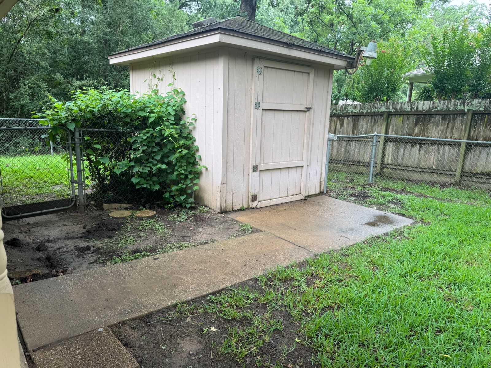 2232 Azalea Circle Huntsville, TX 77340 - Photo 17 of 24 Workshop with electricity