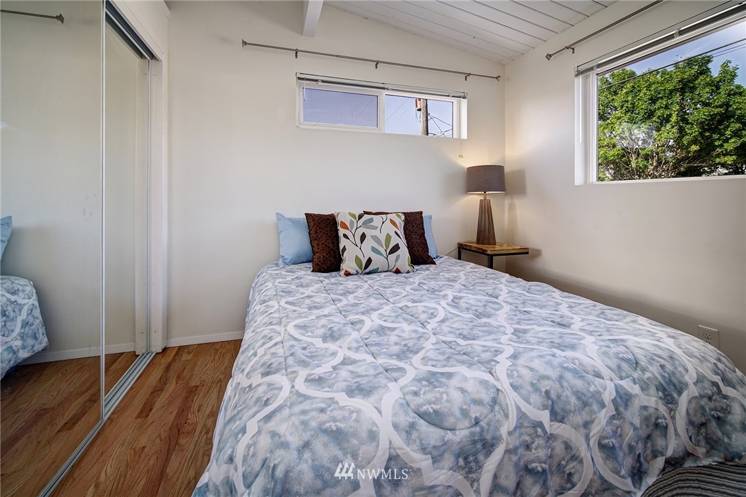818 North 32nd Street Renton, WA 98056 - Photo 13 of 21