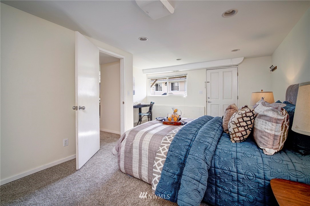 818 North 32nd Street Renton, WA 98056 - Photo 17 of 21