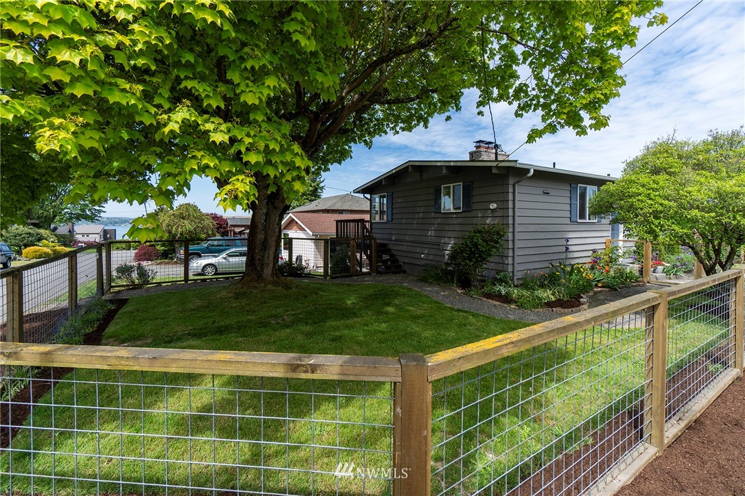 818 North 32nd Street Renton, WA 98056 - Photo 5 of 21