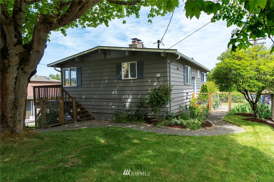 818 North 32nd Street Renton, WA 98056 - Photo 6 of 21
