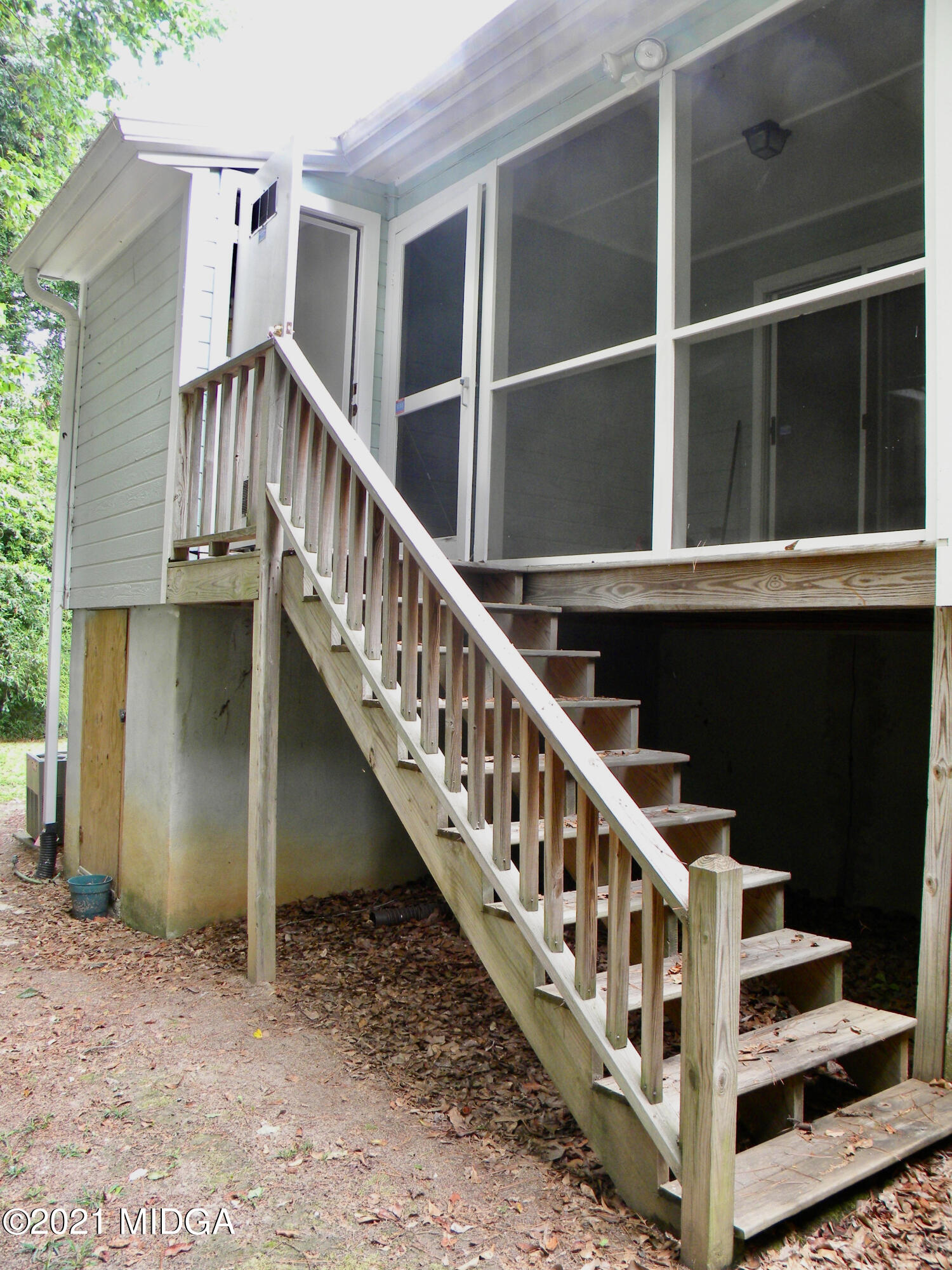 918 Ridge Crest Court Macon, GA 31204 - Photo 9 of 9 9-Rear steps, untility and porch