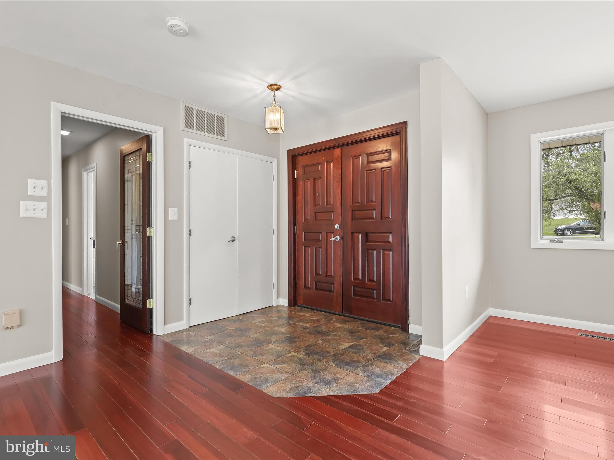 507 Danmarth Road Sykesville, MD 21784 - Photo 2 of 33 Foyer