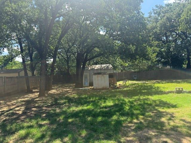 100 North Dick Price Road Kennedale, TX 76060 - Photo 2 of 2 Extra large backyard