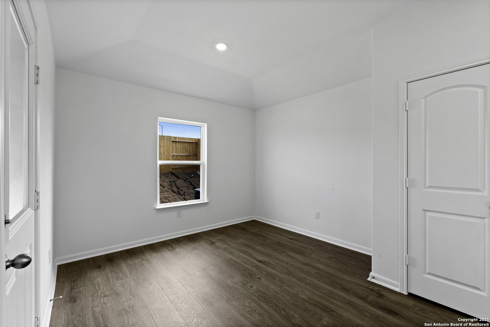 16116 Farmer Lytle, TX 78052 - Photo 11 of 30