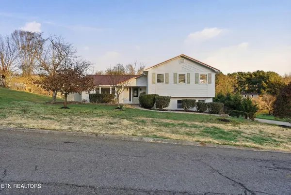 $415,000 | 2085 Seven Oaks Drive, Morristown, TN 37814